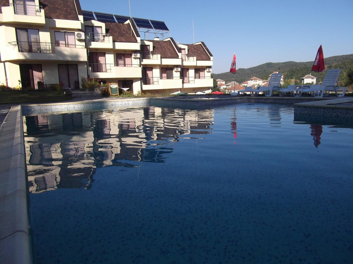 Hotel Enchevi Kirkovo  Exteriör bild
