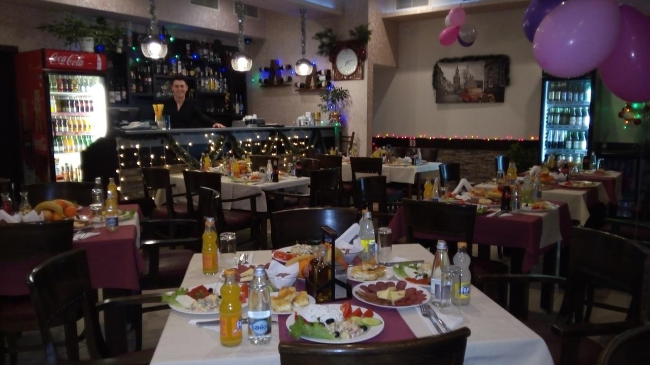 Hotel Enchevi Kirkovo  Rum bild