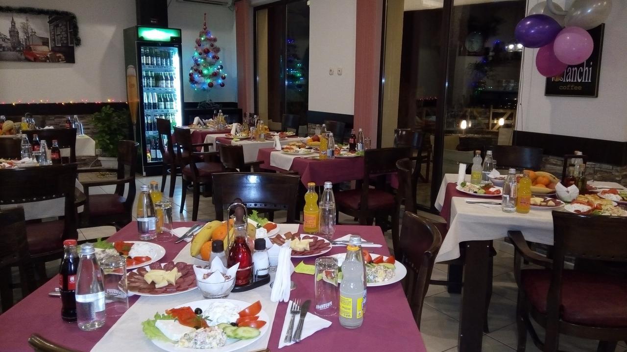 Hotel Enchevi Kirkovo  Rum bild
