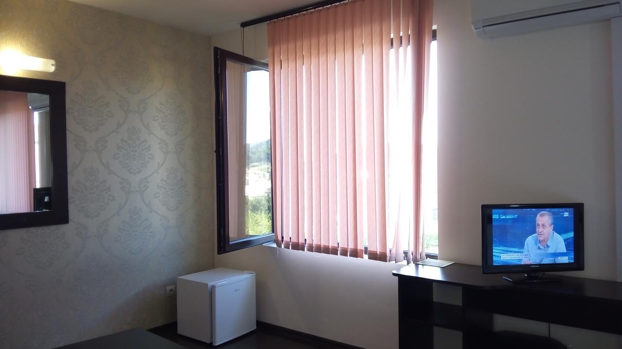 Hotel Enchevi Kirkovo  Exteriör bild